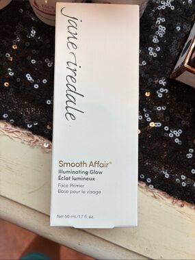jane iredale Smooth Affair Illuminating Glow Primer - White & Gold Accents